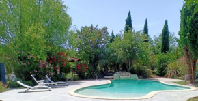 Villa et piscine privatives avec magnifique parc